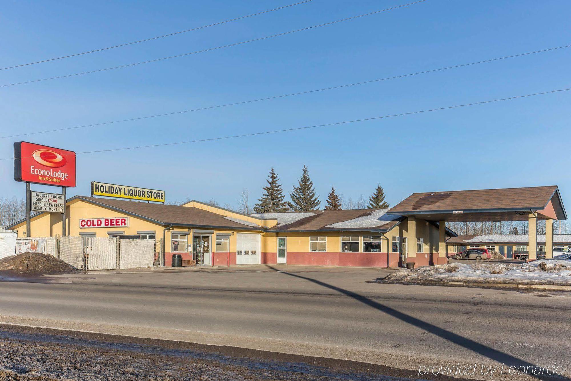 Empire Inn & Suites Penhold Exterior foto